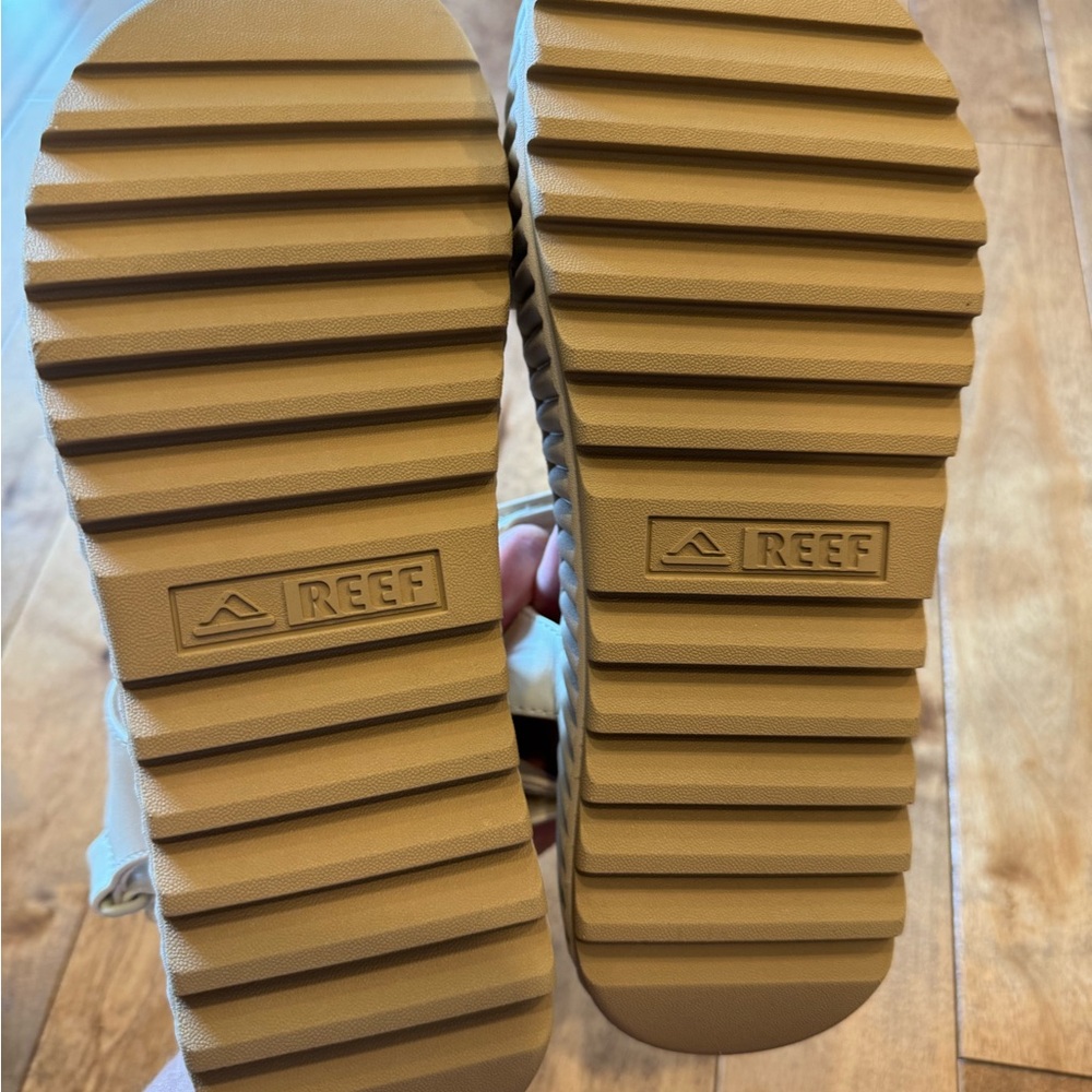 Reef Women’s Vista Higher Raya in Vintage Sand NWOT - Picture 4 of 6